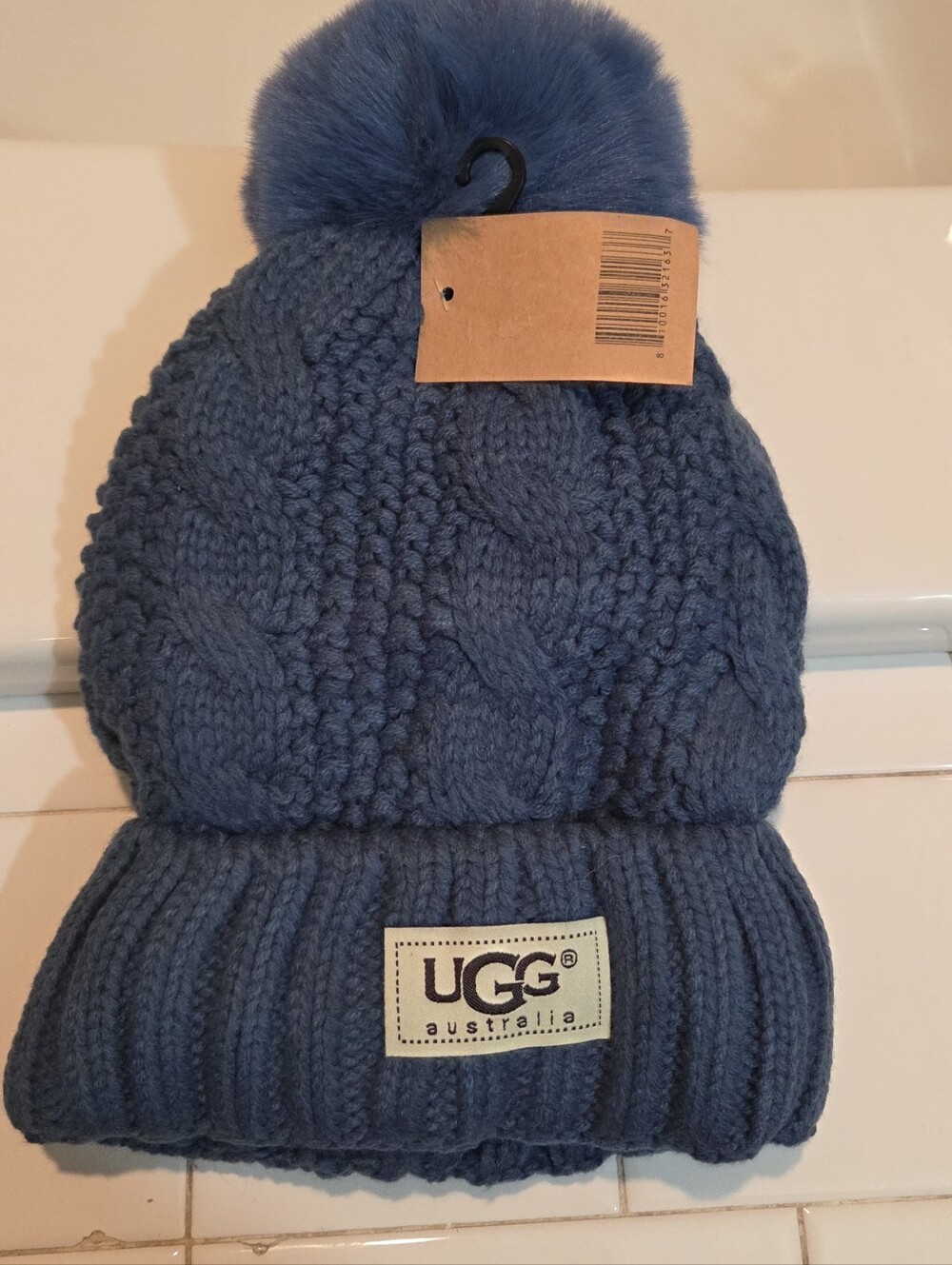 UGG Cable Knit Beanie One Size Fits Most NWT Blue Sheerpa Lined
